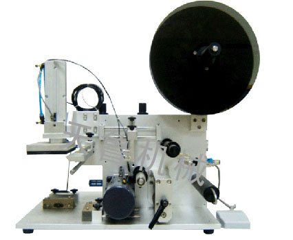 2025 半自動平面貼標(biāo)機(jī)/